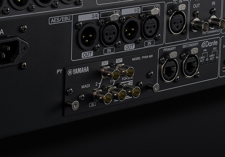 Yamaha Digital Mixing Console DM7: 用于擴展卡的 PY 插槽